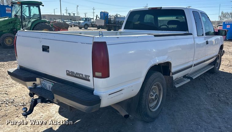 image for item OA9689 1998 Chevrolet C2500 Ext. Cab pickup truck