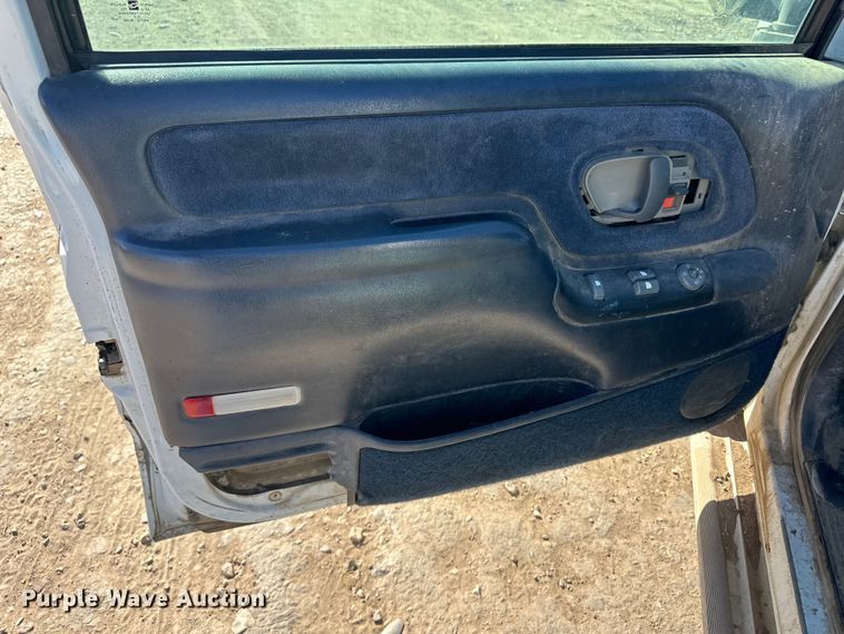 image for item OA9689 1998 Chevrolet C2500 Ext. Cab pickup truck