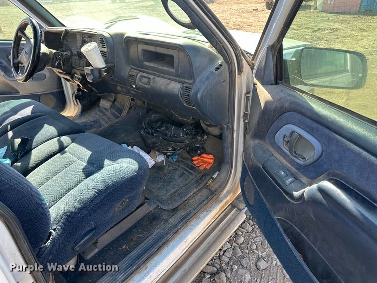 image for item OA9689 1998 Chevrolet C2500 Ext. Cab pickup truck