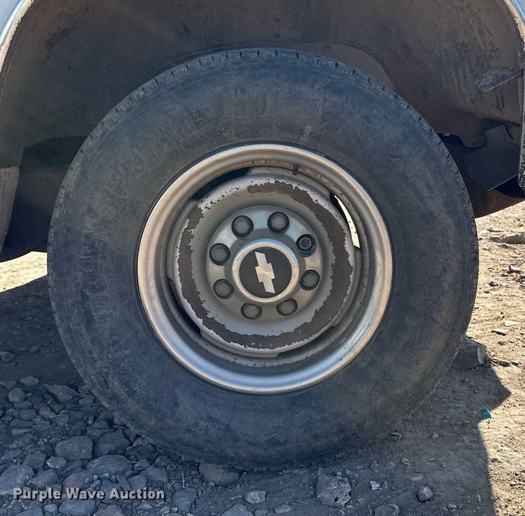 image for item OA9689 1998 Chevrolet C2500 Ext. Cab pickup truck