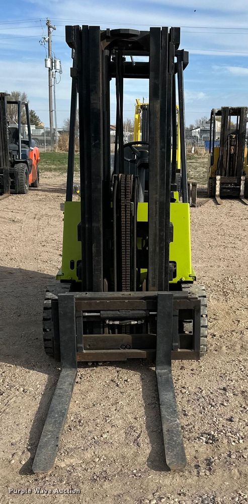 image for item OA9693 Clark GPS15 forklift