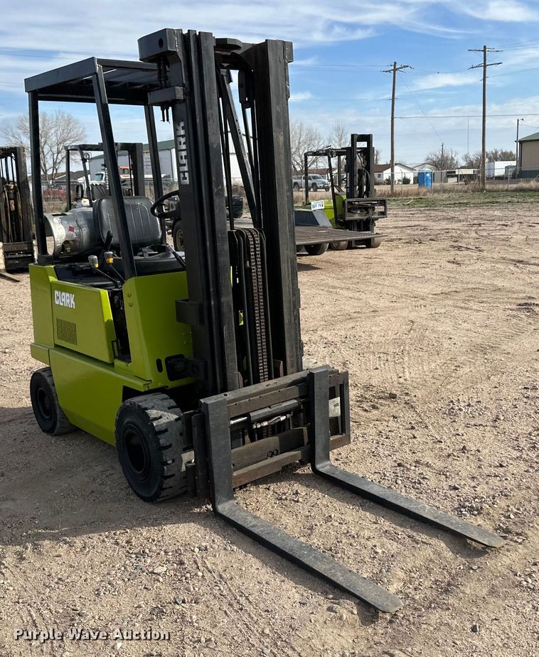 image for item OA9693 Clark GPS15 forklift