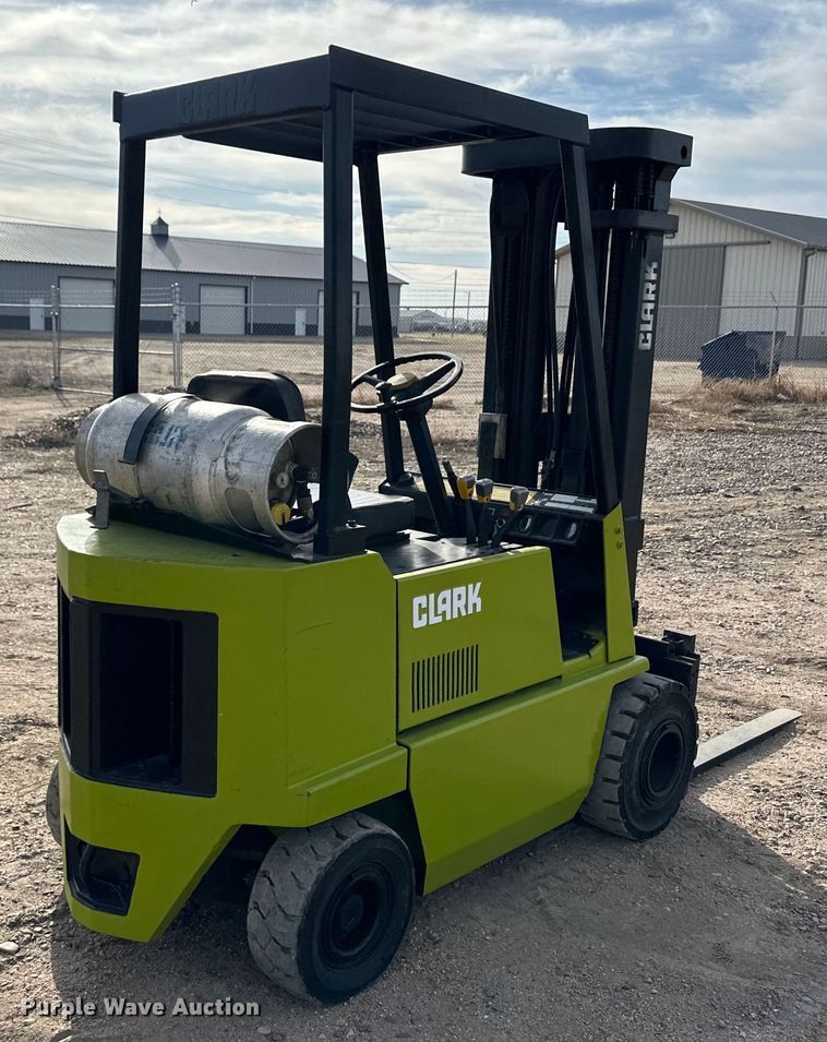 image for item OA9693 Clark GPS15 forklift