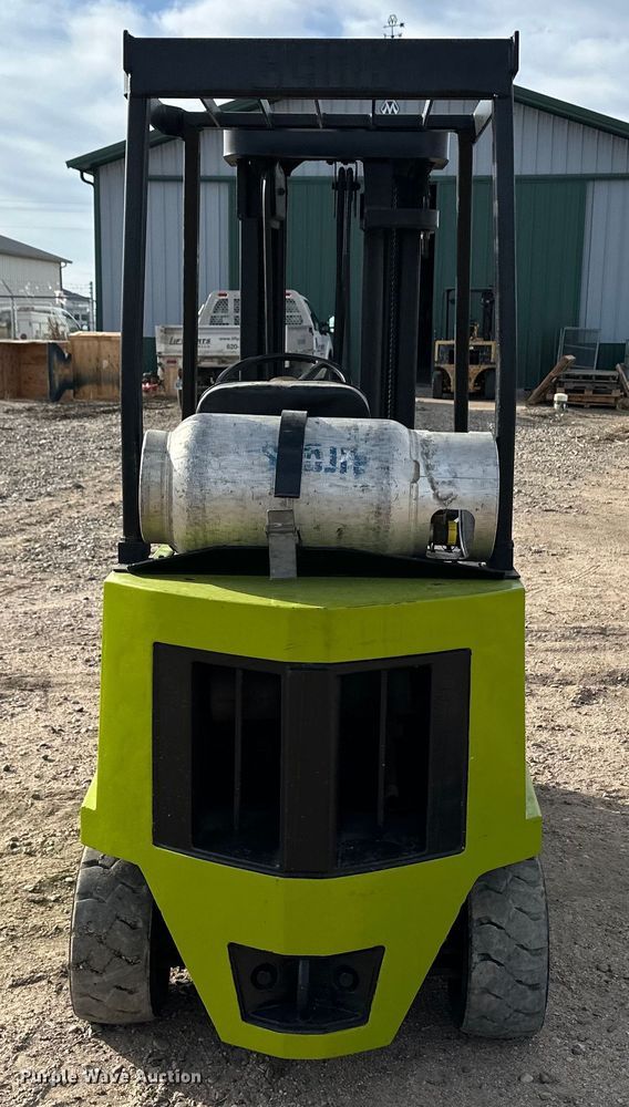 image for item OA9693 Clark GPS15 forklift