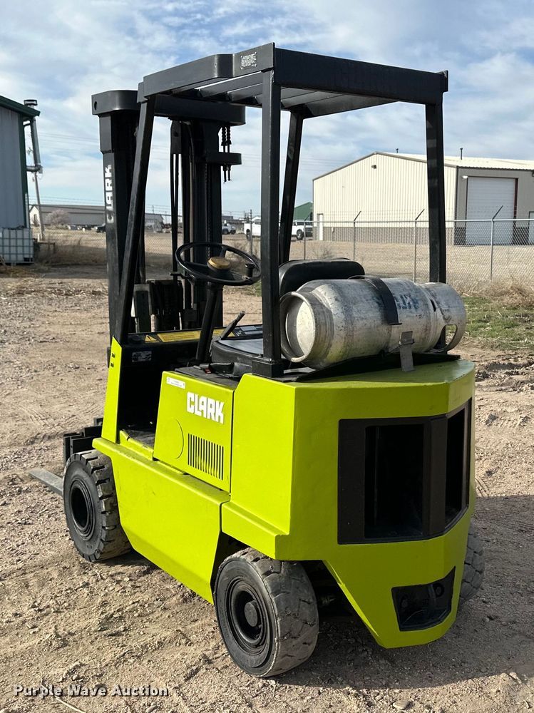 image for item OA9693 Clark GPS15 forklift