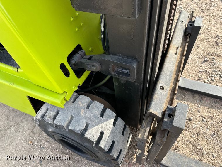 image for item OA9693 Clark GPS15 forklift