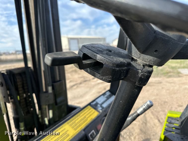 image for item OA9693 Clark GPS15 forklift