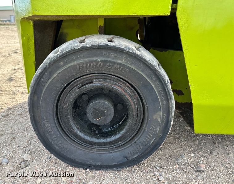 image for item OA9693 Clark GPS15 forklift