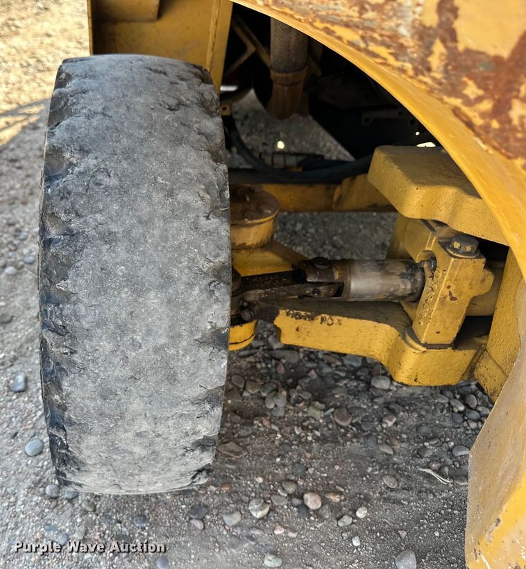 image for item OA9694 Caterpillar V50D forklift