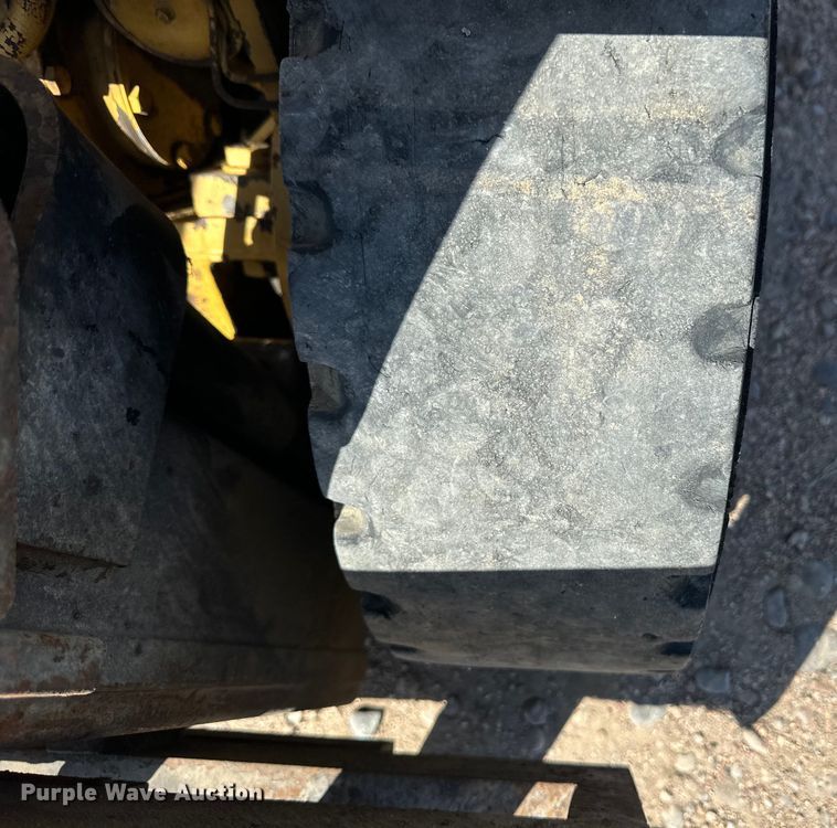 image for item OA9694 Caterpillar V50D forklift