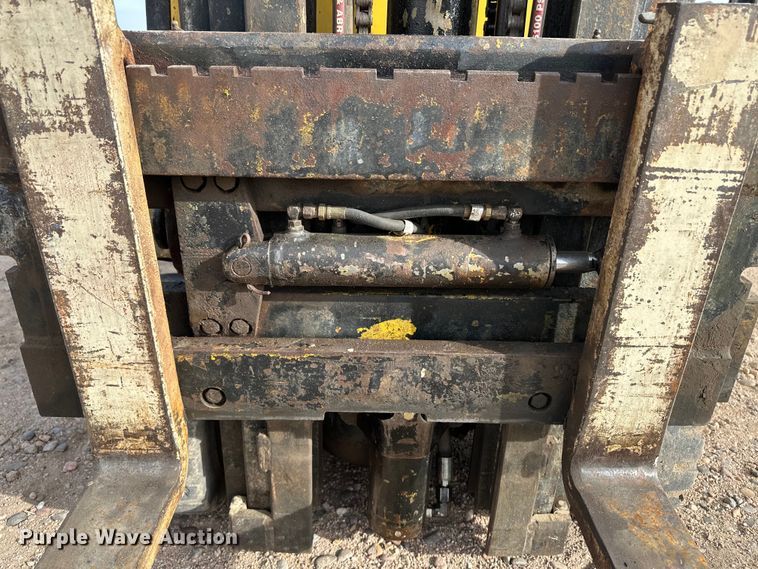 image for item OA9695 Yale forklift