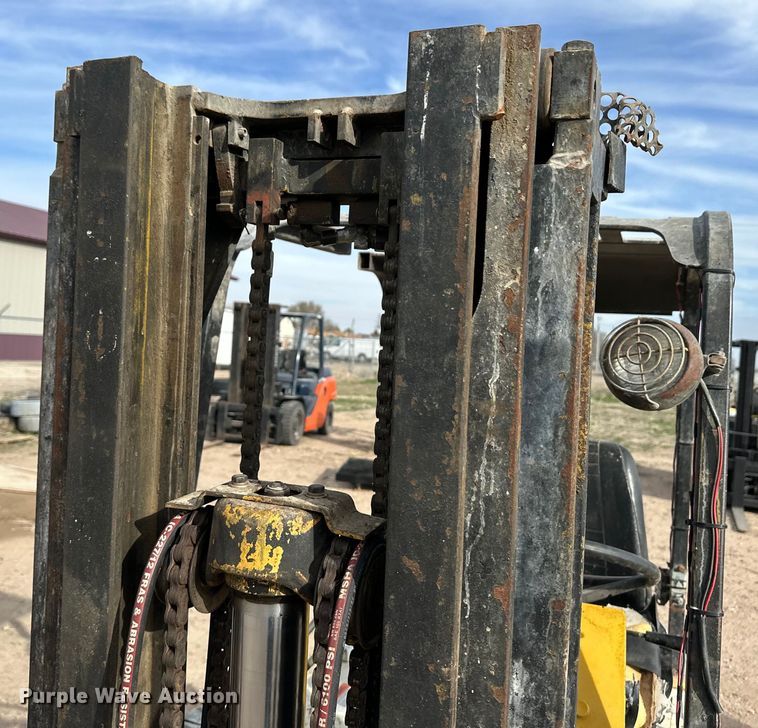 image for item OA9695 Yale forklift