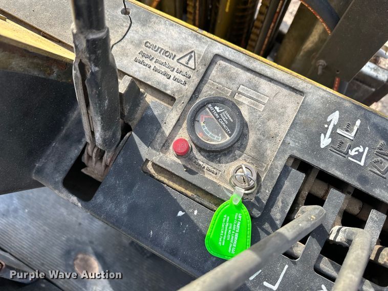 image for item OA9695 Yale forklift