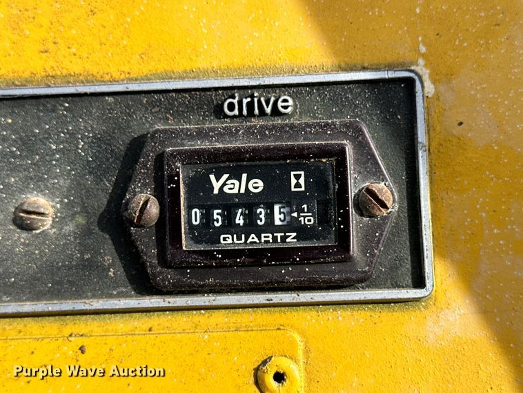 image for item OA9695 Yale forklift