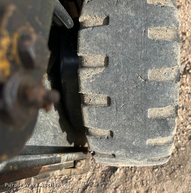 image for item OA9695 Yale forklift