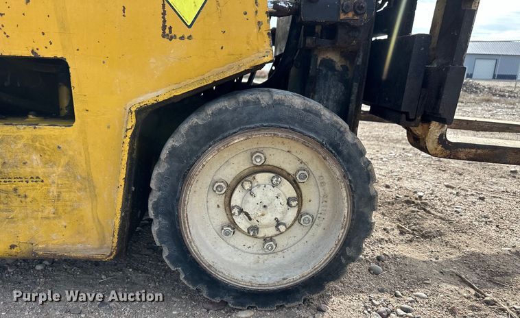 image for item OA9695 Yale forklift
