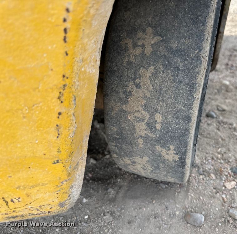 image for item OA9695 Yale forklift