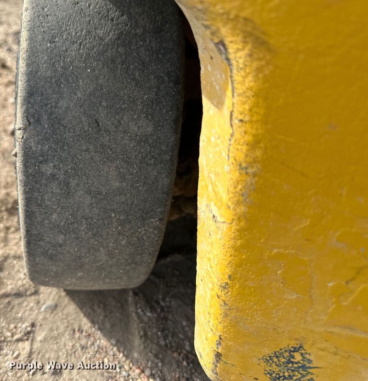 image for item OA9695 Yale forklift