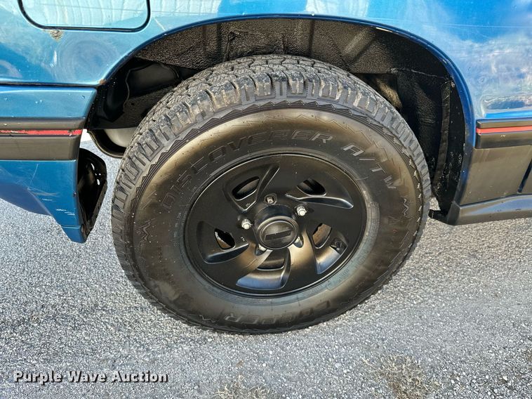 image for item OD9784 1991 Geo Tracker SUV