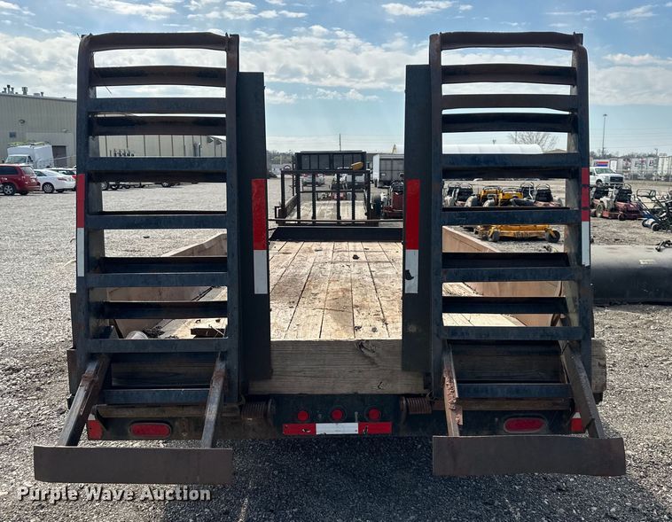 image for item OF9315 2006 Pro-Trak equipment trailer