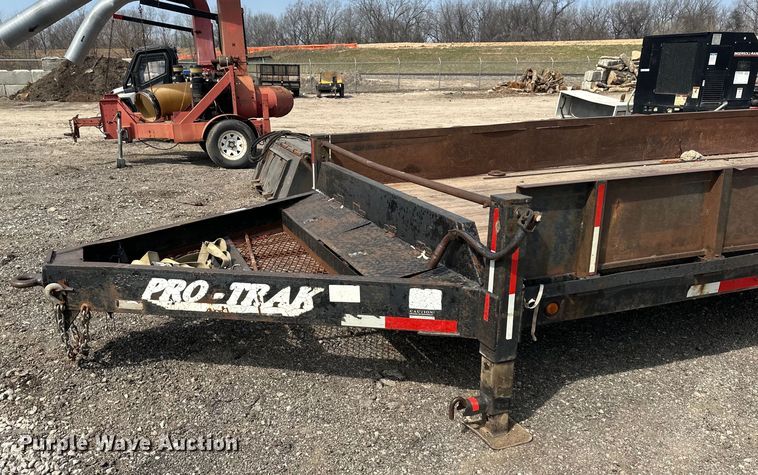 image for item OF9315 2006 Pro-Trak equipment trailer