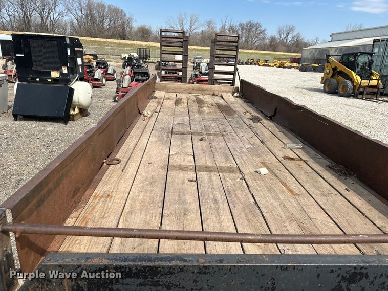 image for item OF9315 2006 Pro-Trak equipment trailer