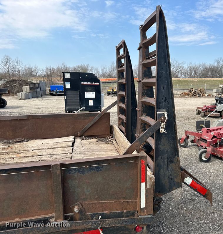 image for item OF9315 2006 Pro-Trak equipment trailer