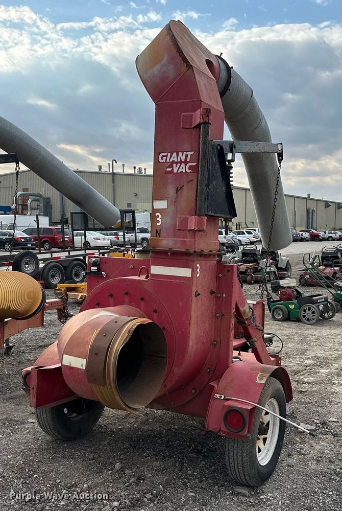 image for item OF9317 Giant Vac  TL652951W feaf vacuum 