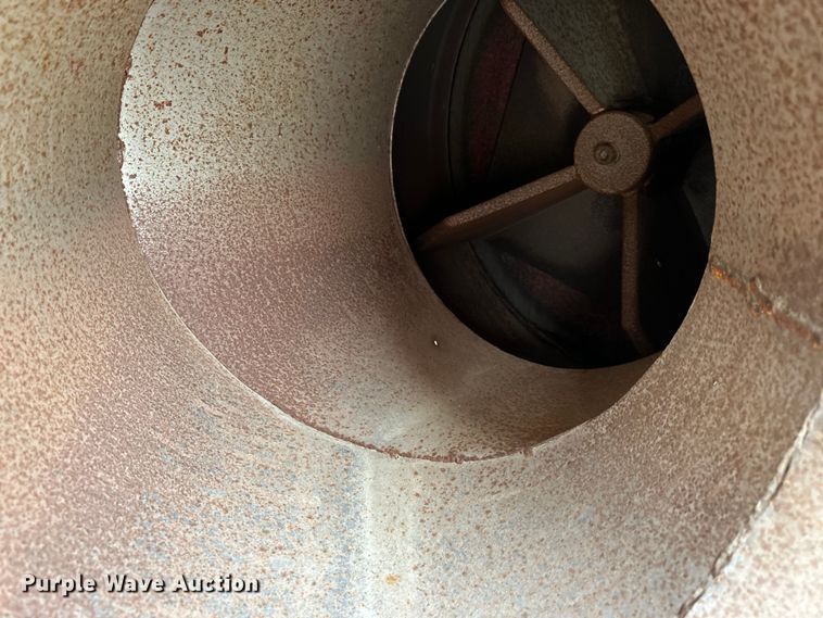 image for item OF9317 Giant Vac  TL652951W feaf vacuum 