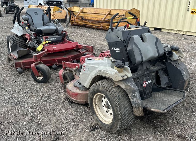 image for item OF9330 (2) Exmark Staris S Series lawn mowers