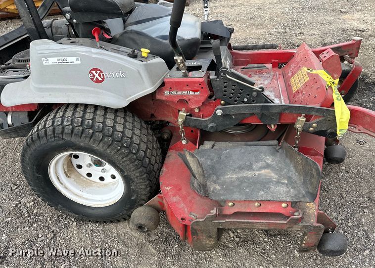 image for item OF9330 (2) Exmark Staris S Series lawn mowers