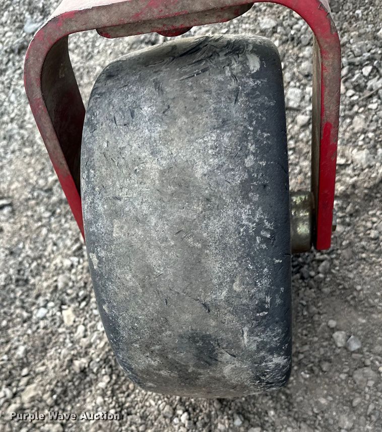 image for item OF9330 (2) Exmark Staris S Series lawn mowers