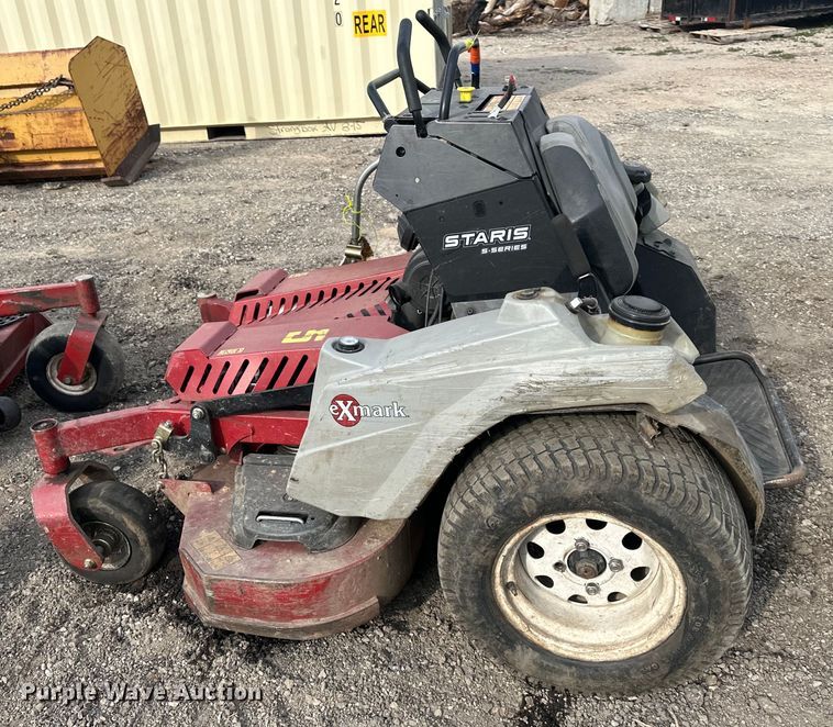 image for item OF9330 (2) Exmark Staris S Series lawn mowers