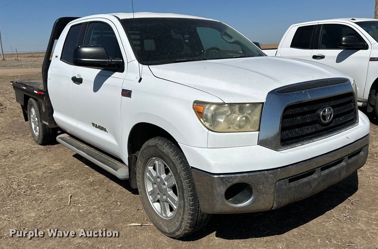 image for item OI9275 2007 Toyota Tundra Double Cab flatbed pickup truck 