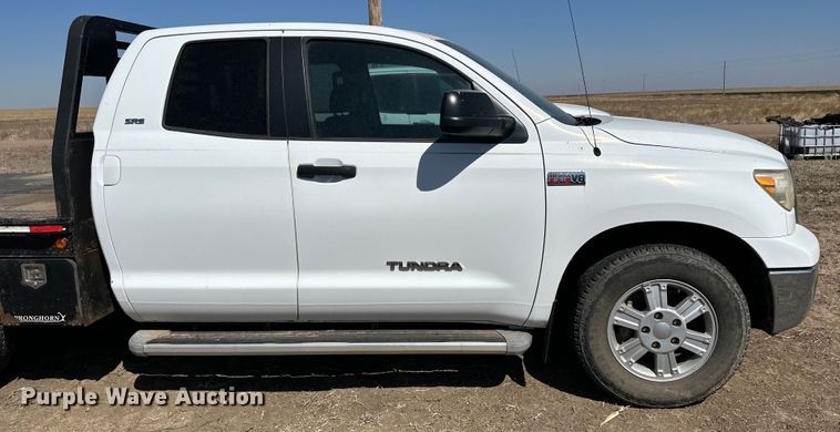 image for item OI9275 2007 Toyota Tundra Double Cab flatbed pickup truck 