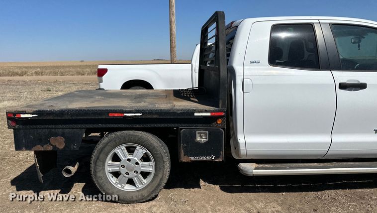 image for item OI9275 2007 Toyota Tundra Double Cab flatbed pickup truck 