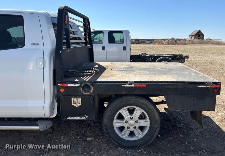 image for item OI9275 2007 Toyota Tundra Double Cab flatbed pickup truck 