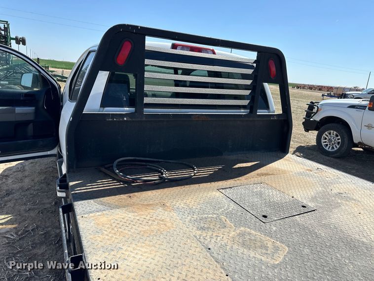 image for item OI9275 2007 Toyota Tundra Double Cab flatbed pickup truck 