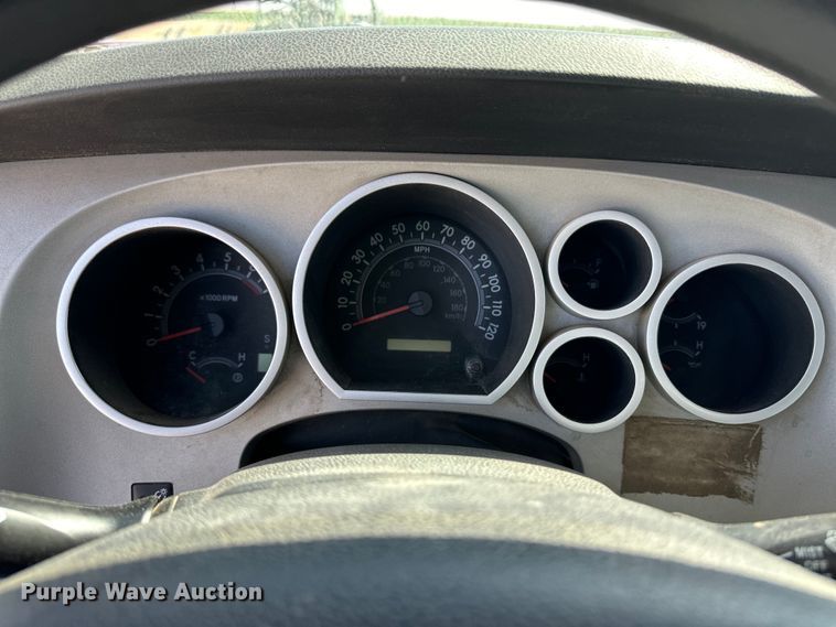 image for item OI9275 2007 Toyota Tundra Double Cab flatbed pickup truck 