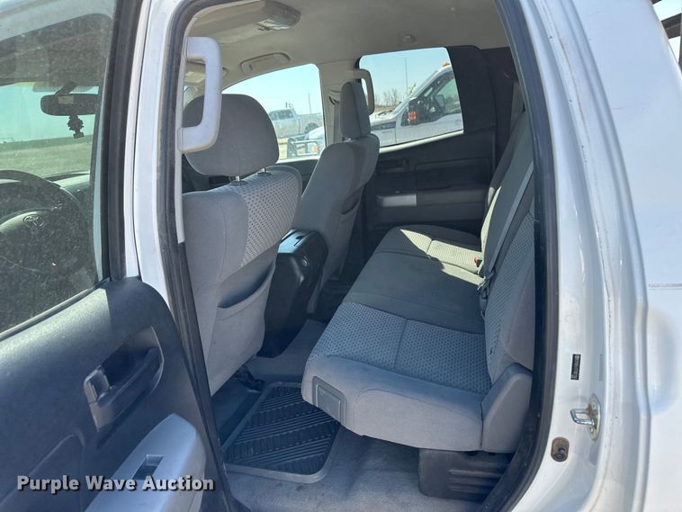 image for item OI9275 2007 Toyota Tundra Double Cab flatbed pickup truck 