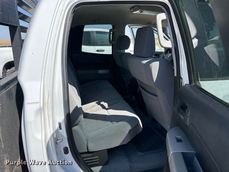 image for item OI9275 2007 Toyota Tundra Double Cab flatbed pickup truck 