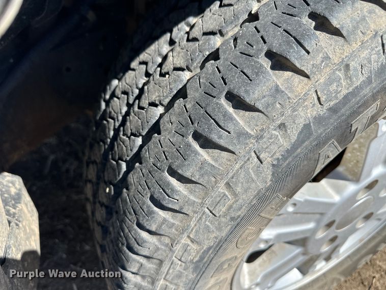 image for item OI9275 2007 Toyota Tundra Double Cab flatbed pickup truck 