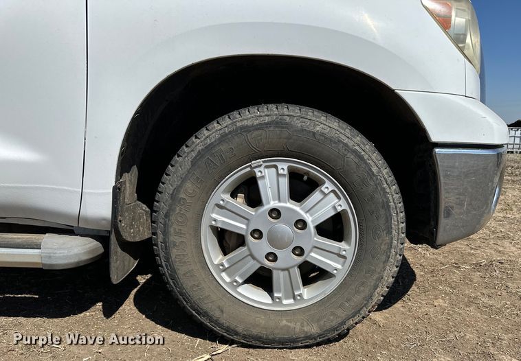 image for item OI9275 2007 Toyota Tundra Double Cab flatbed pickup truck 