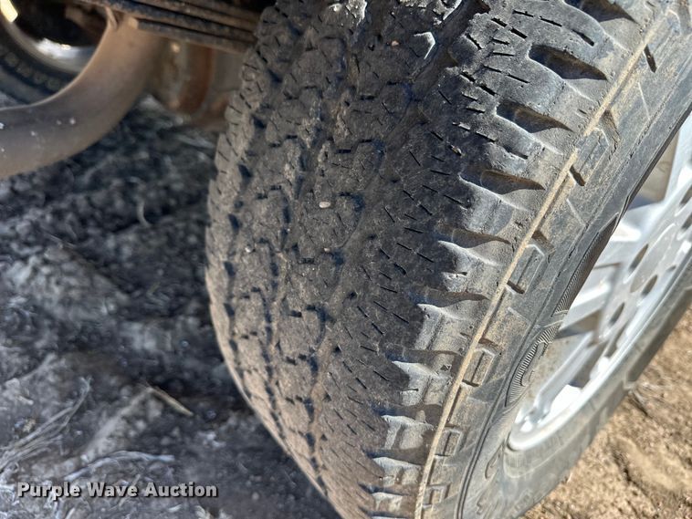 image for item OI9275 2007 Toyota Tundra Double Cab flatbed pickup truck 