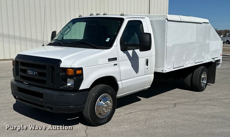 image for item OJ9592 2011 Ford E450 Super Duty XL utility van