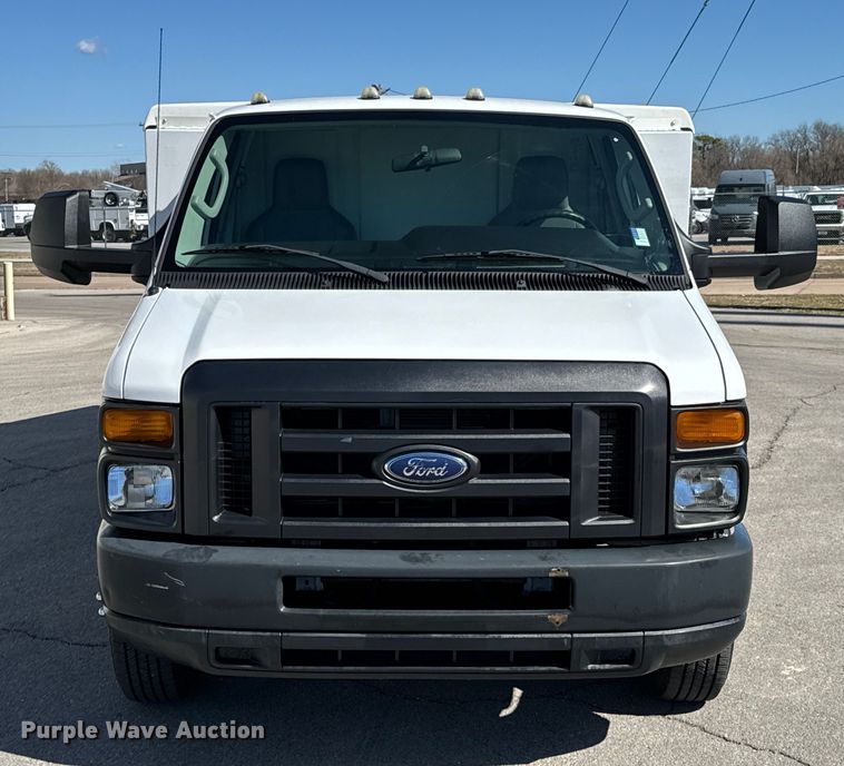 image for item OJ9592 2011 Ford E450 Super Duty XL utility van