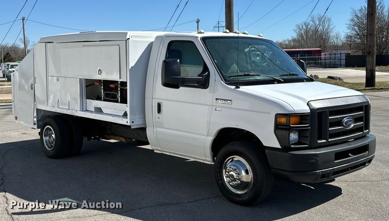 image for item OJ9592 2011 Ford E450 Super Duty XL utility van