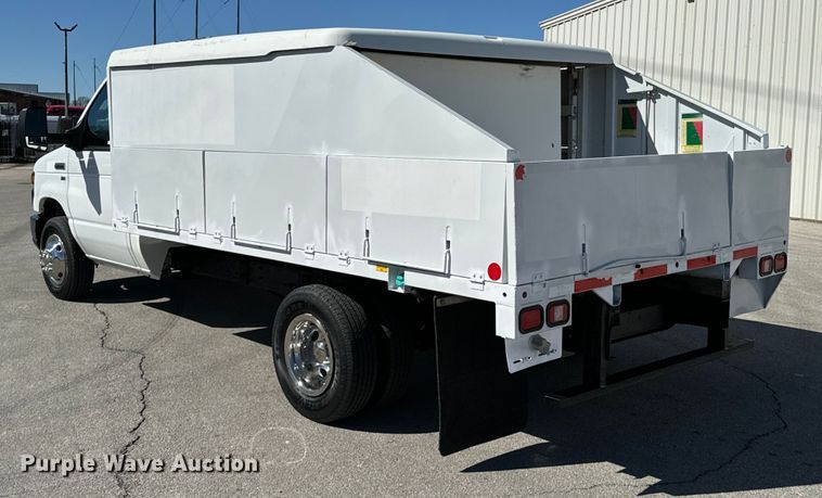 image for item OJ9592 2011 Ford E450 Super Duty XL utility van