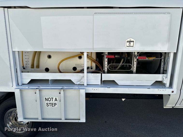 image for item OJ9592 2011 Ford E450 Super Duty XL utility van