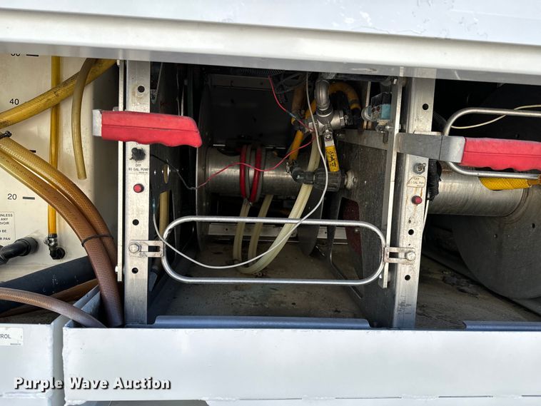 image for item OJ9592 2011 Ford E450 Super Duty XL utility van